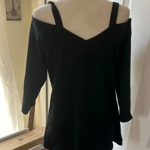 Torrid Elegant Black Off-Shoulder Top - Picture 4 of 5